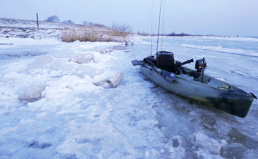 Kayak-winter-fishing
