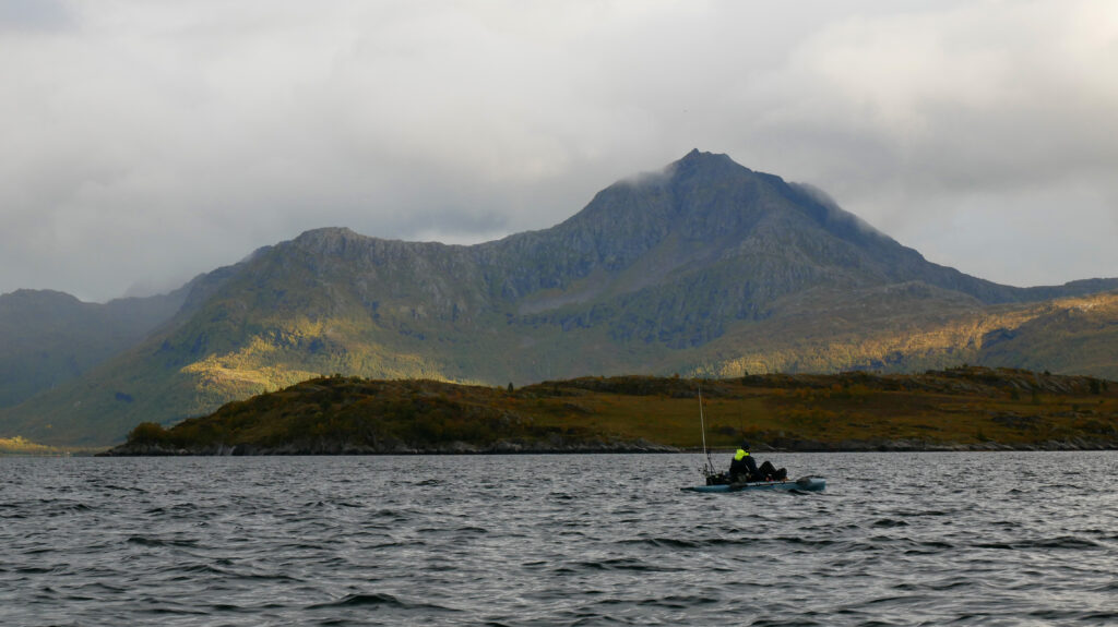 Engeløya-kayak-fishing